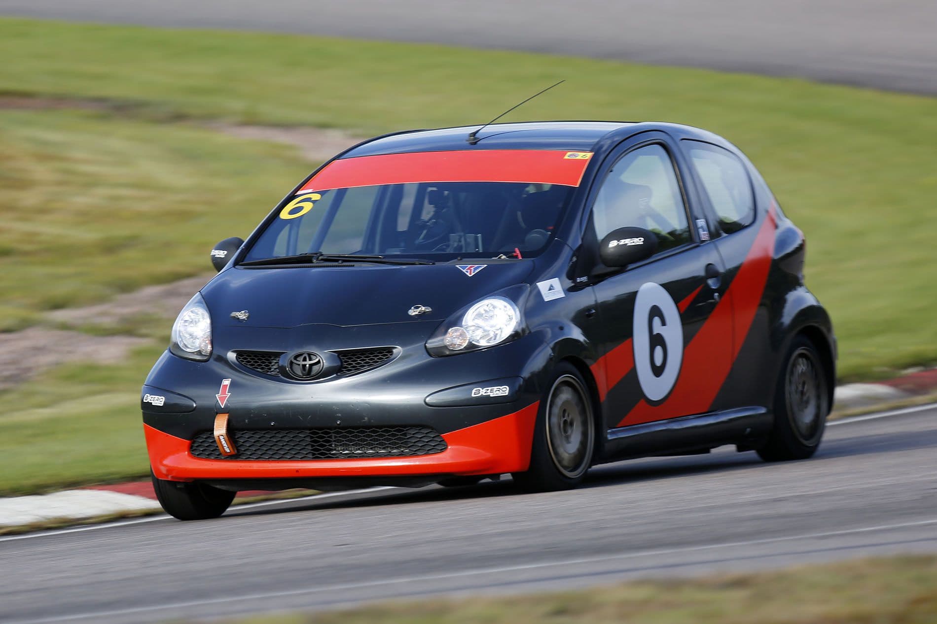 Løpsklar Aygo Nr. 6 (vinnerbil 2025) leies ut - Bilde 1