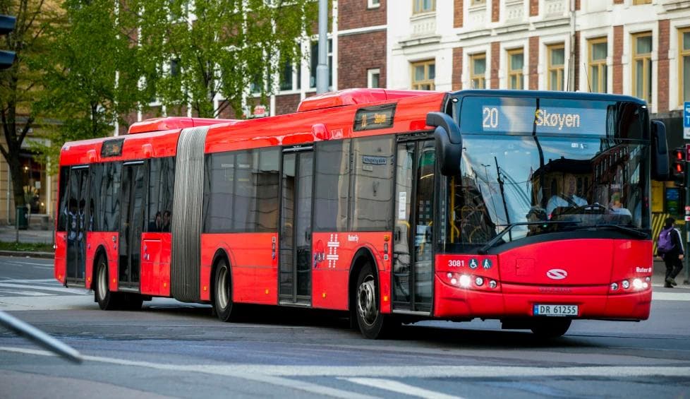 Løpsklar rutebuss - Bilde 1